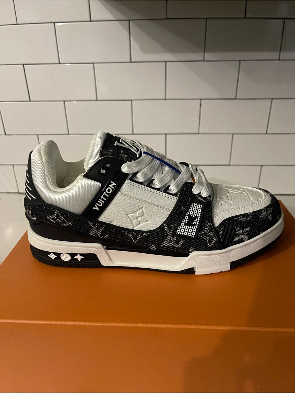 Men’s Designer Sneaker Size 41.